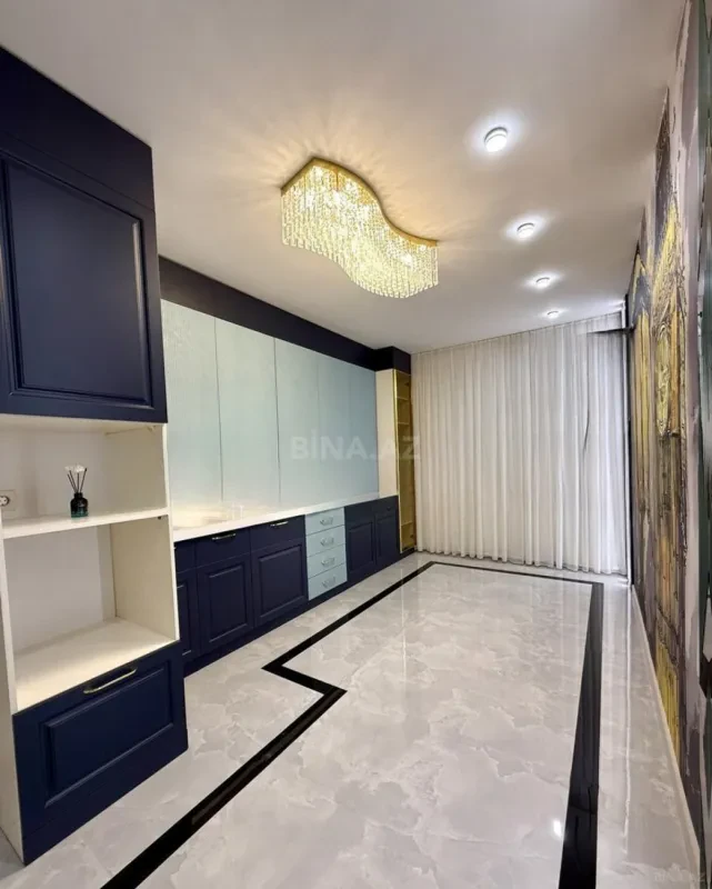 Satılır 3 otaqlı mənzil 110 m²