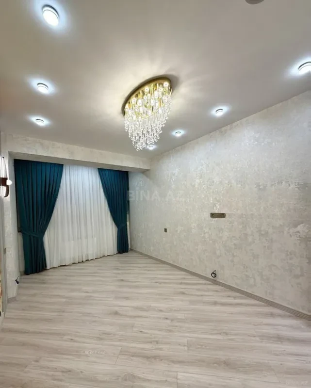 Satılır 3 otaqlı mənzil 110 m²