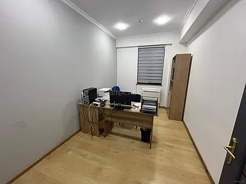 Kirayə verilir 5 otaqlı ofis 120 m²