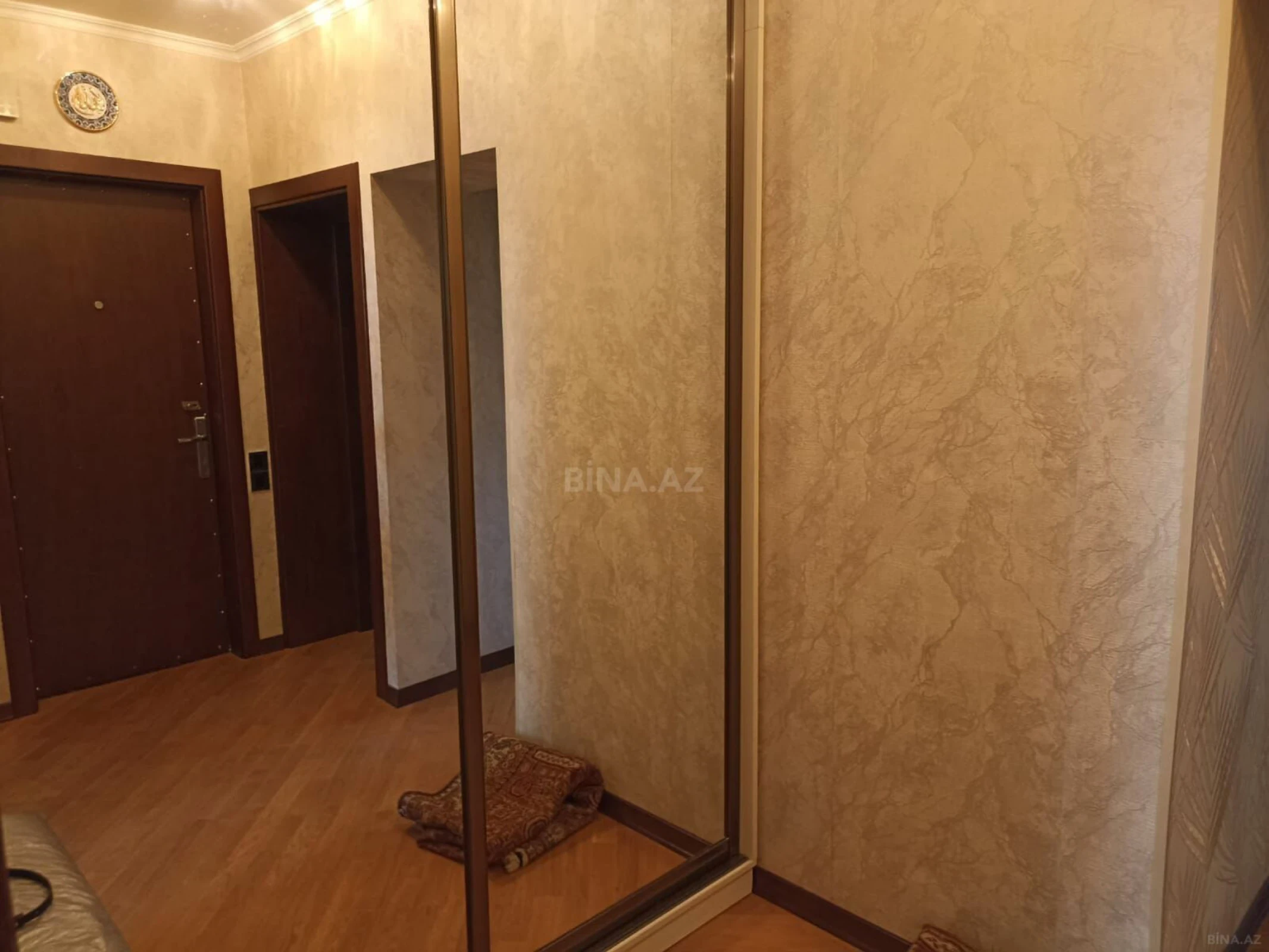 Kirayə verilir 2 otaqlı mənzil 60 m²