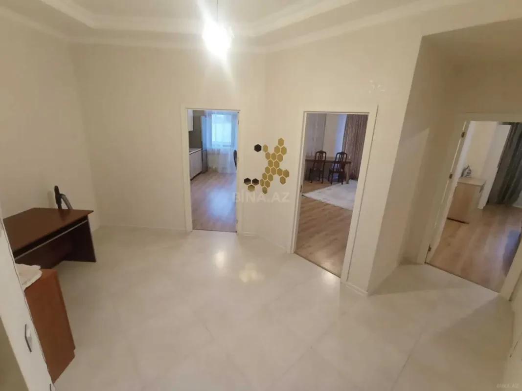 Kirayə verilir 2 otaqlı mənzil 91 m²