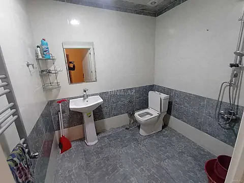 Kirayə verilir 2 otaqlı mənzil 91 m²