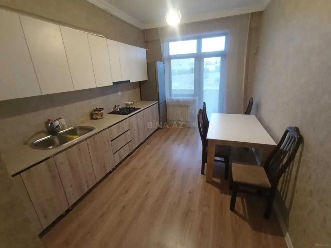 Kirayə verilir 2 otaqlı mənzil 91 m²