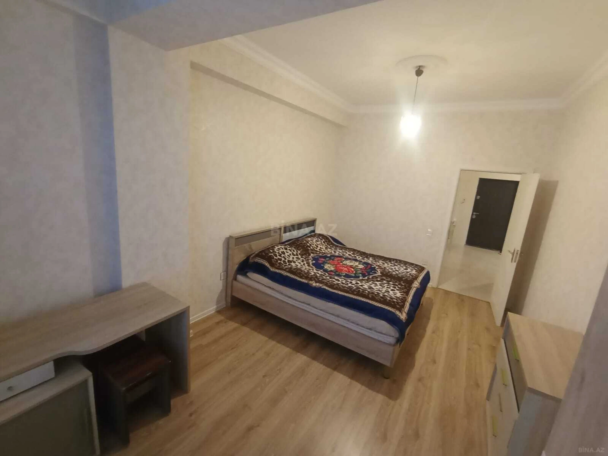 Kirayə verilir 2 otaqlı mənzil 91 m²