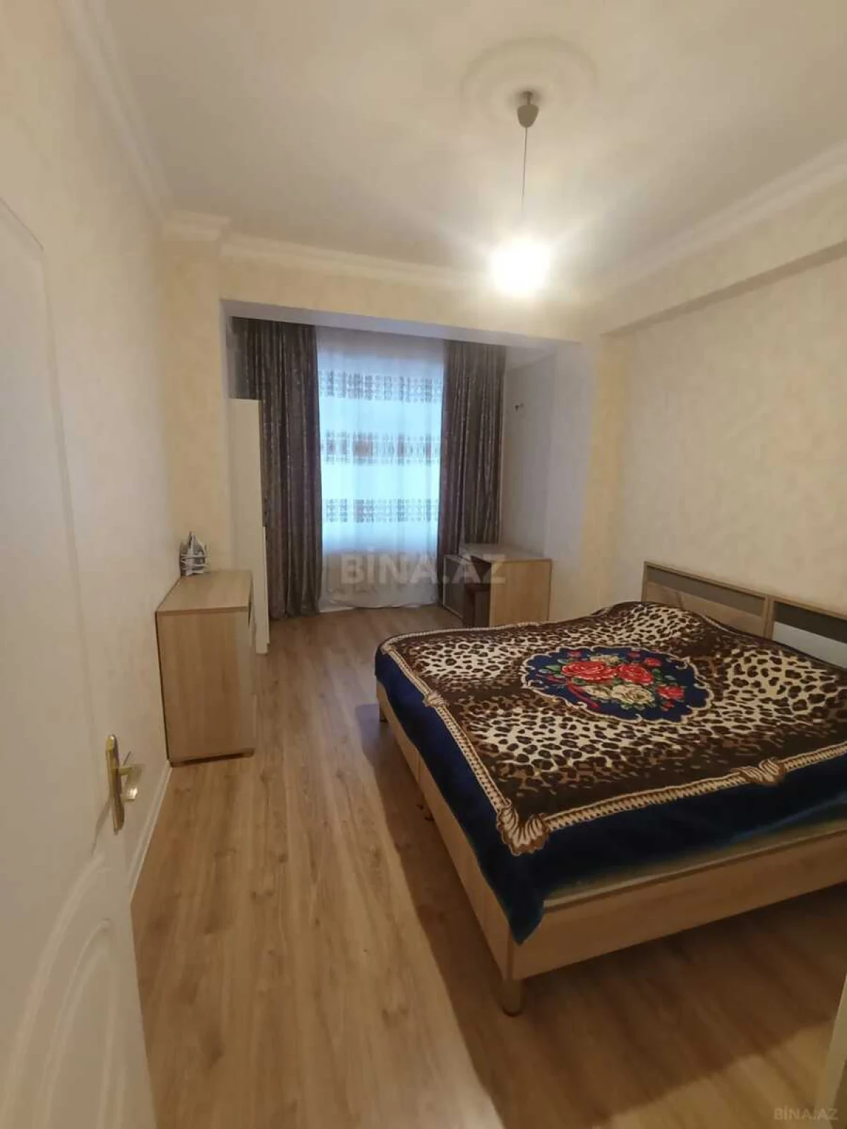 Kirayə verilir 2 otaqlı mənzil 91 m²