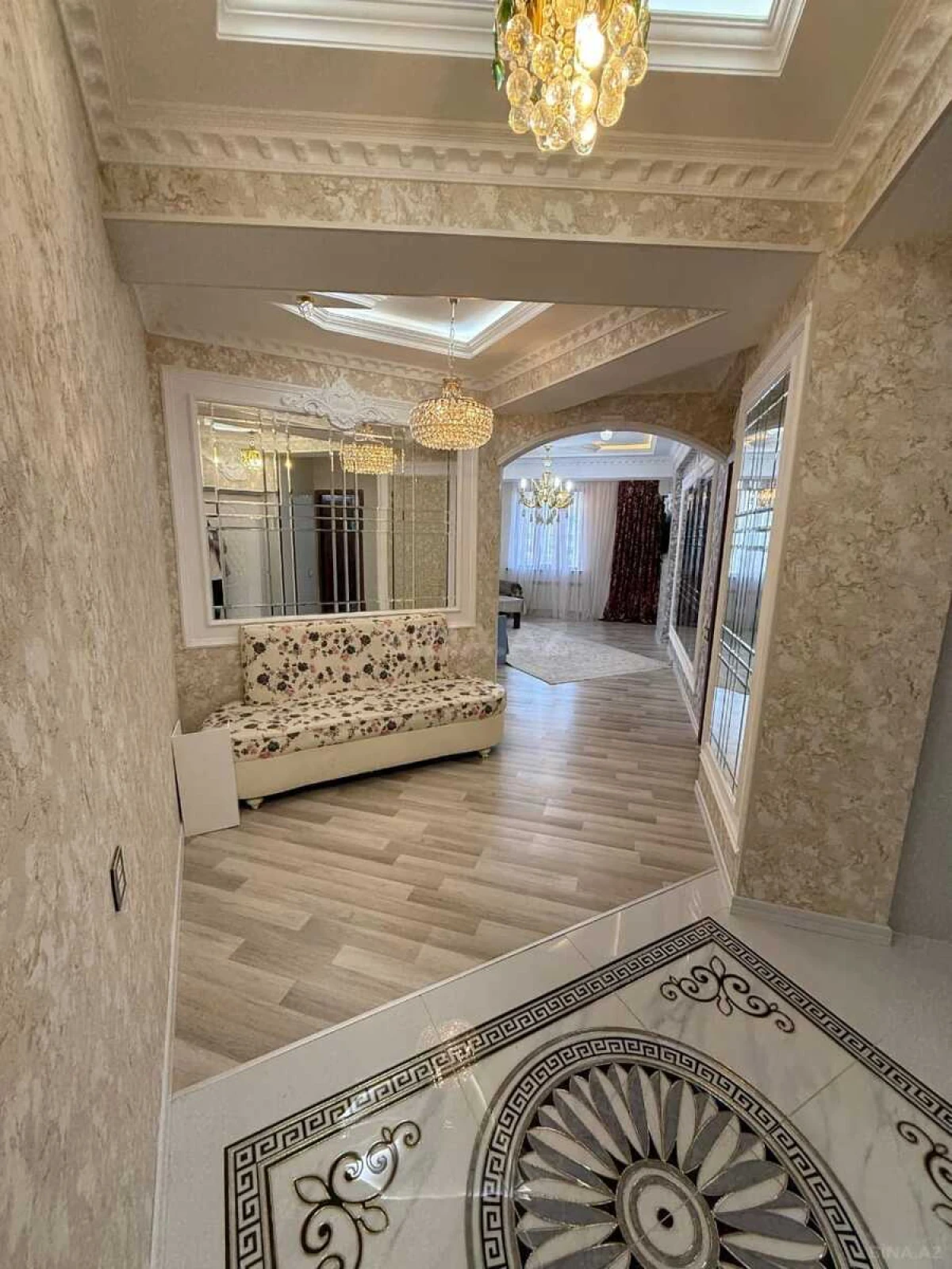 Kirayə verilir 2 otaqlı mənzil 60 m²