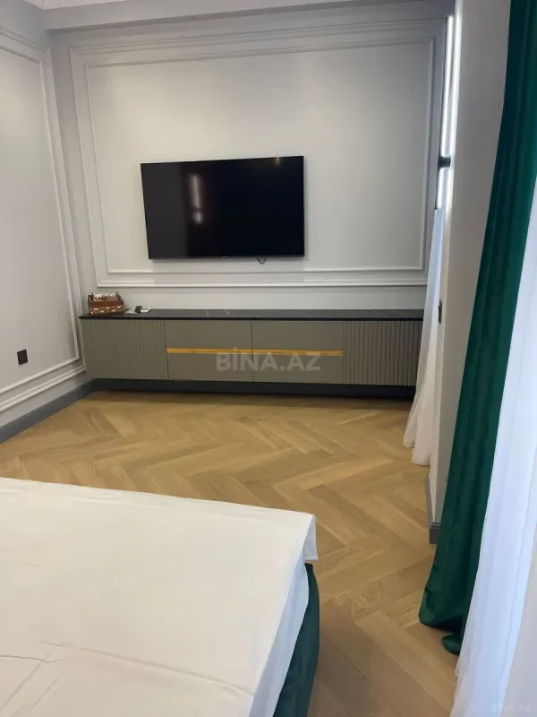 Satılır 2 otaqlı mənzil 105 m²