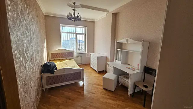 Kirayə verilir 3 otaqlı mənzil 128 m² — Bakı, Nərimanov 3 otaq 128.00 m²