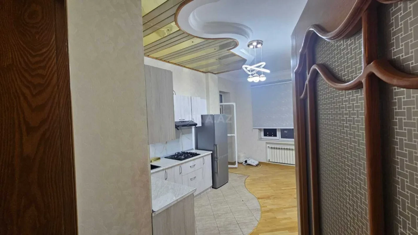 Kirayə verilir 3 otaqlı mənzil 128 m²
