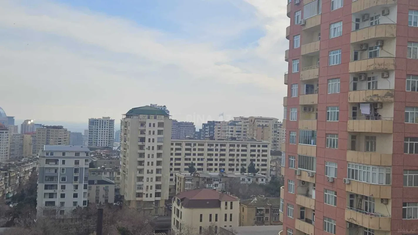 Kirayə verilir 3 otaqlı mənzil 128 m²