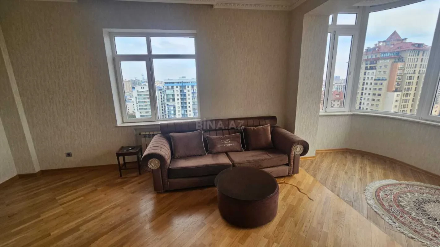 Kirayə verilir 3 otaqlı mənzil 128 m²