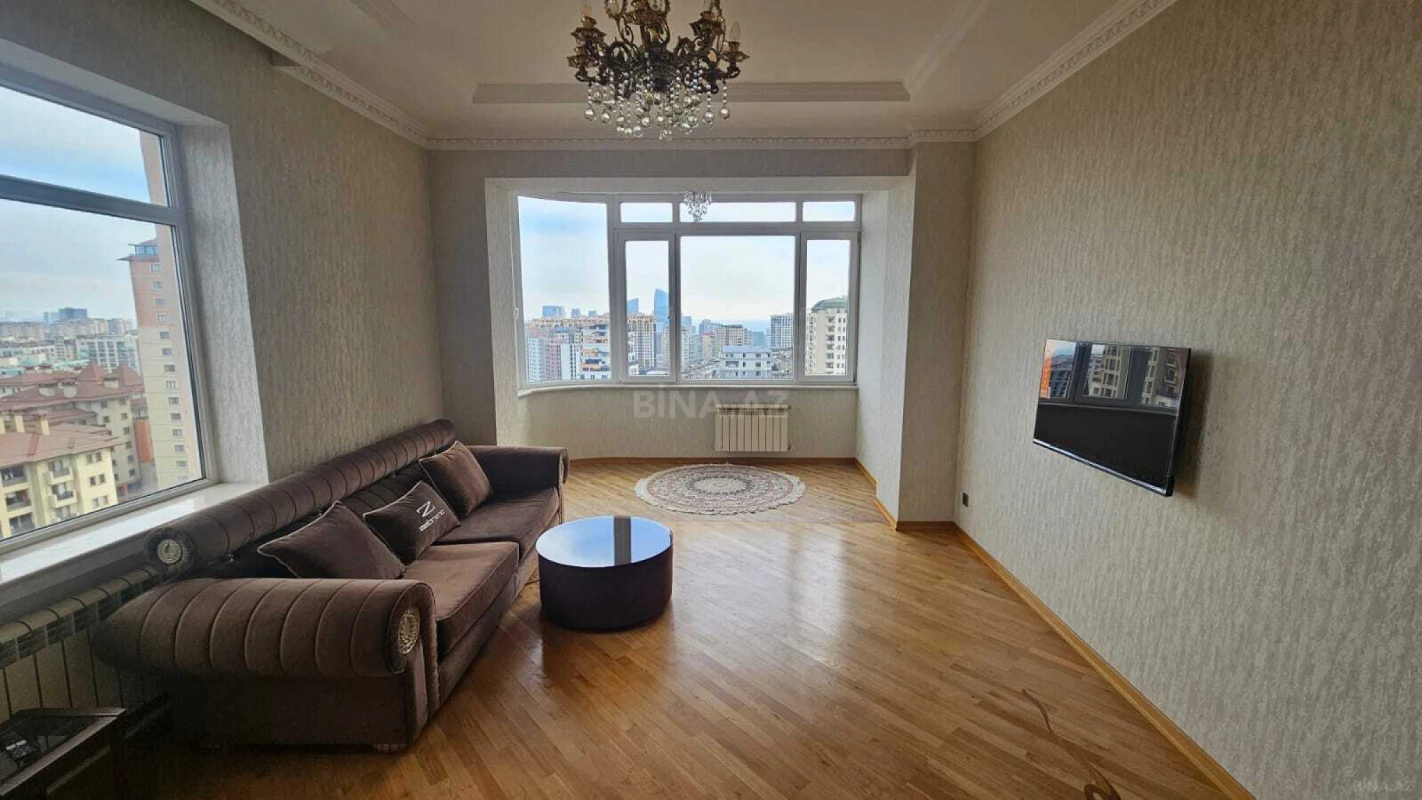 Kirayə verilir 3 otaqlı mənzil 128 m²