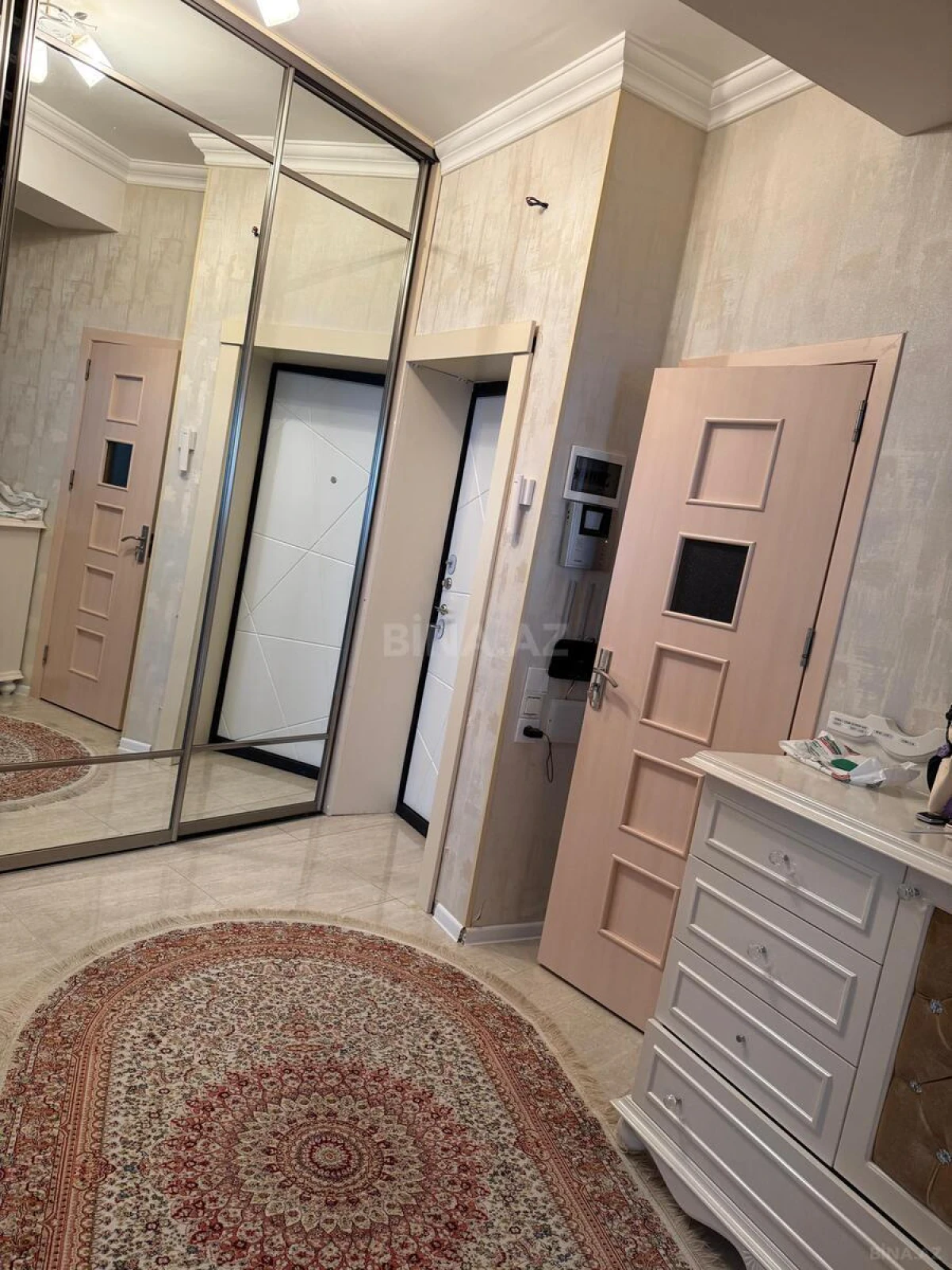 Satılır 3 otaqlı mənzil 88 m²