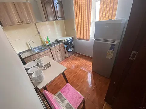 Kirayə verilir 2 otaqlı mənzil 75 m²