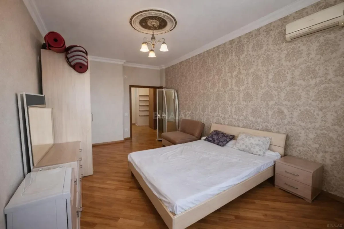 Satılır 3 otaqlı mənzil 105 m²