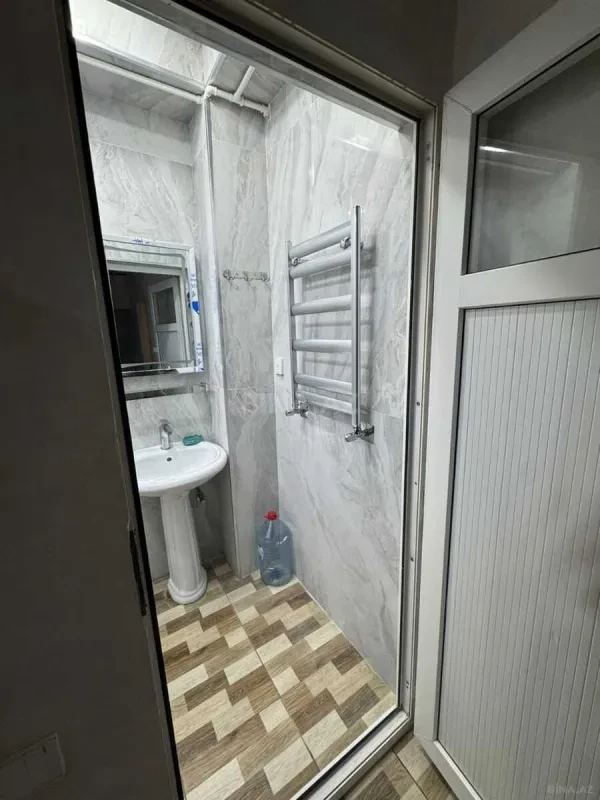 Kirayə verilir 2 otaqlı mənzil 65 m²