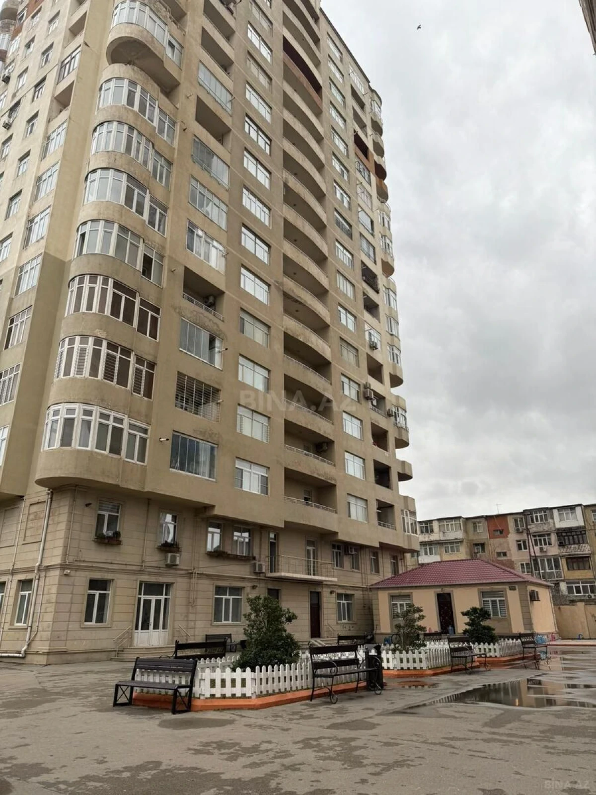 Satılır 2 otaqlı mənzil 66 m²