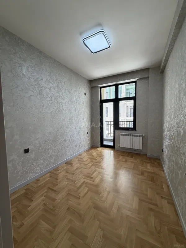 Satılır 4 otaqlı mənzil 117 m²