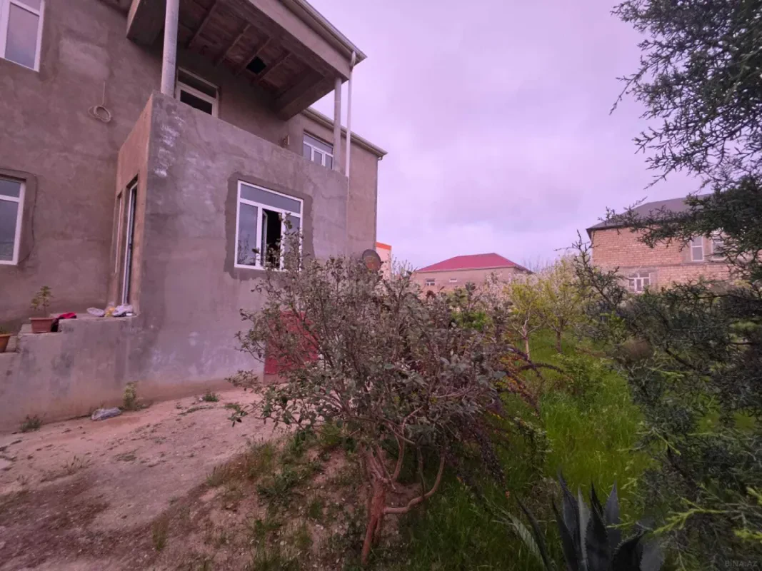Satılır 7 otaqlı həyət evi 280 m²