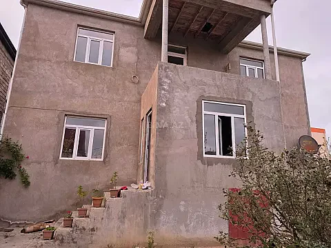 Satılır 7 otaqlı həyət evi 280 m²
