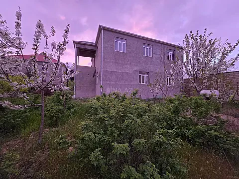 Satılır 7 otaqlı həyət evi 280 m²