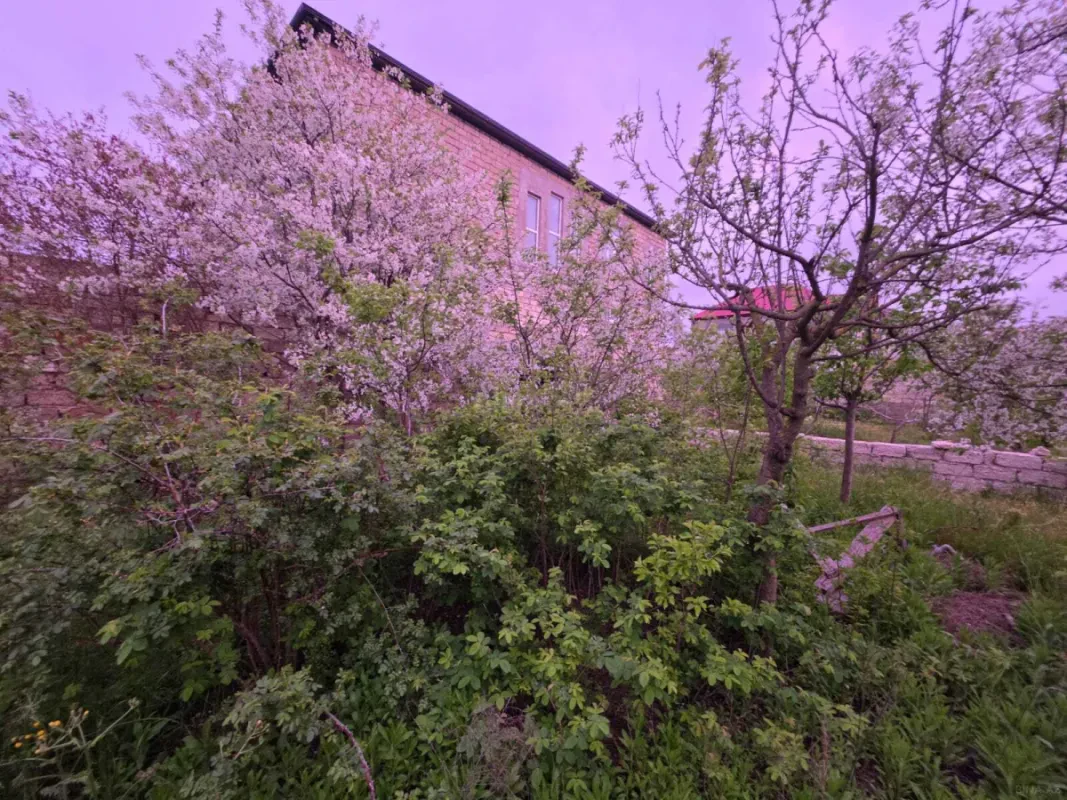 Satılır 7 otaqlı həyət evi 280 m²