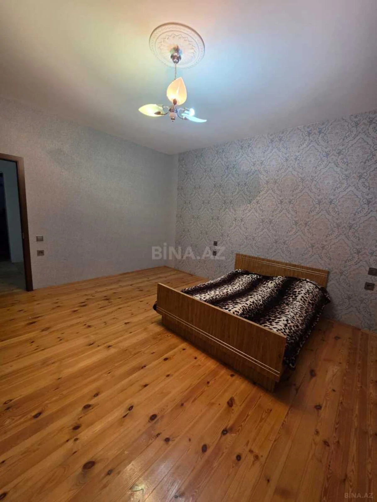 Satılır 7 otaqlı həyət evi 280 m²