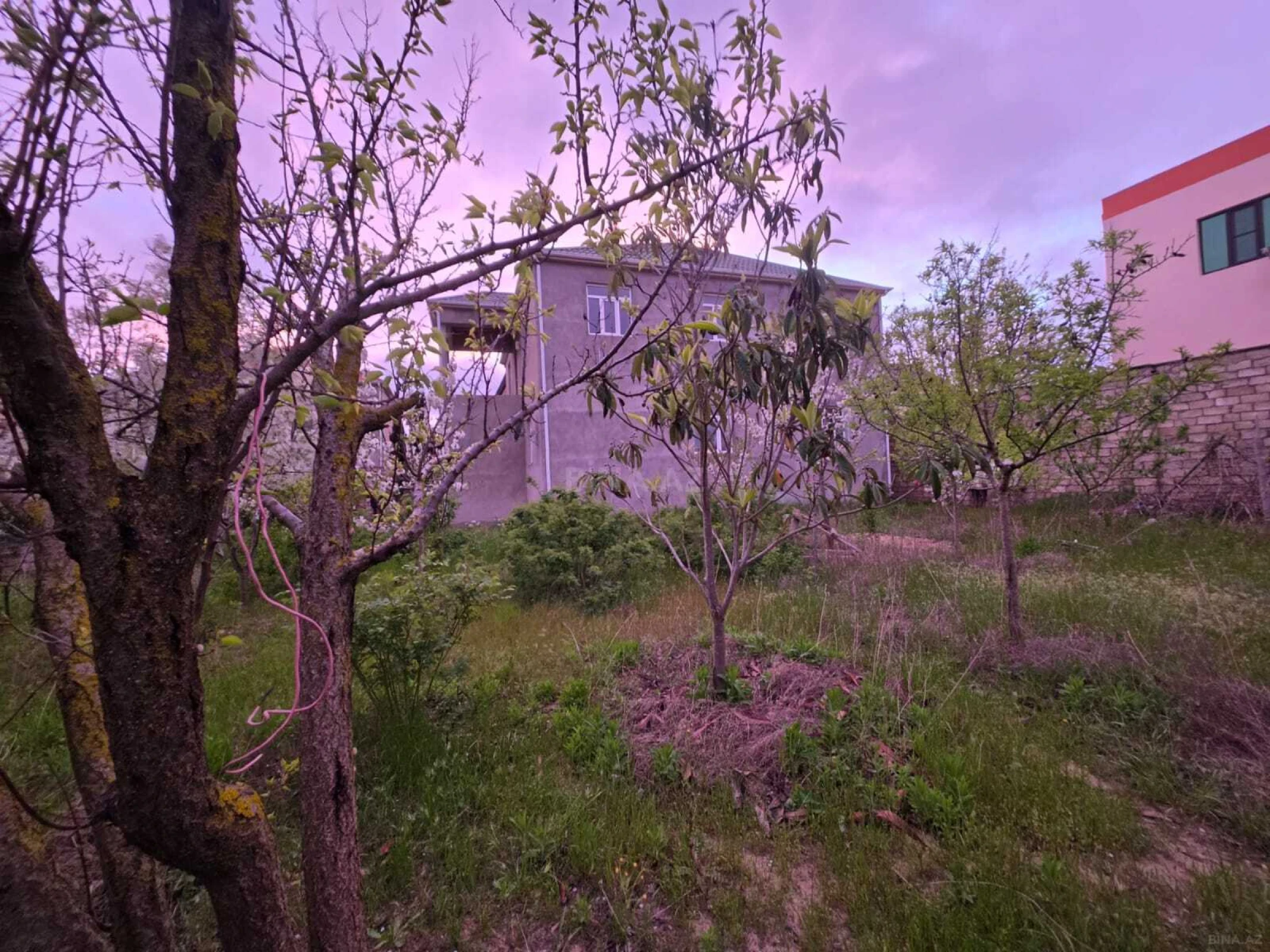 Satılır 7 otaqlı həyət evi 280 m²