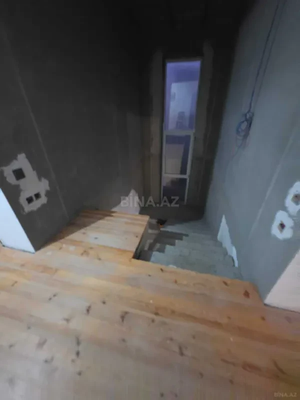 Satılır 7 otaqlı həyət evi 280 m²