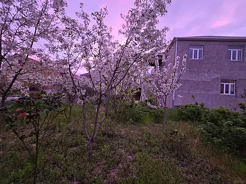 Satılır 7 otaqlı həyət evi 280 m²