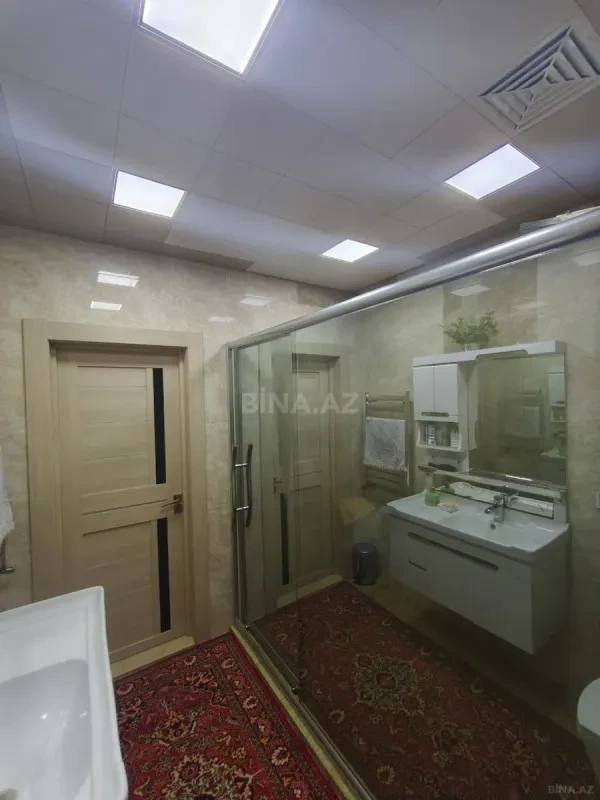 Satılır 3 otaqlı mənzil 137 m²