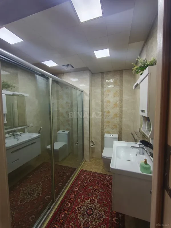 Satılır 3 otaqlı mənzil 137 m²