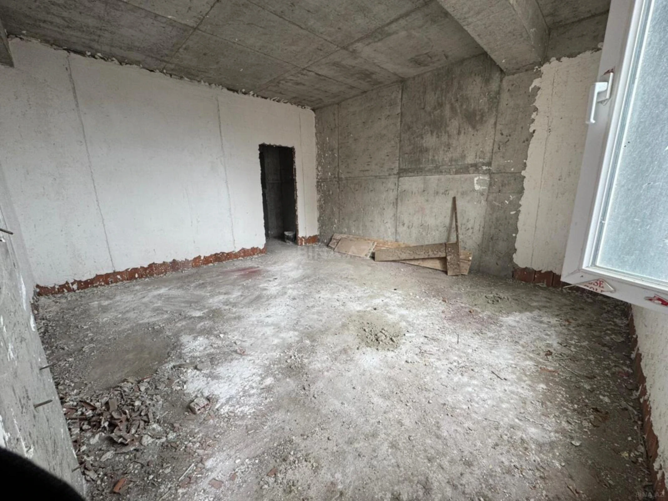 Satılır 2 otaqlı mənzil 110 m²