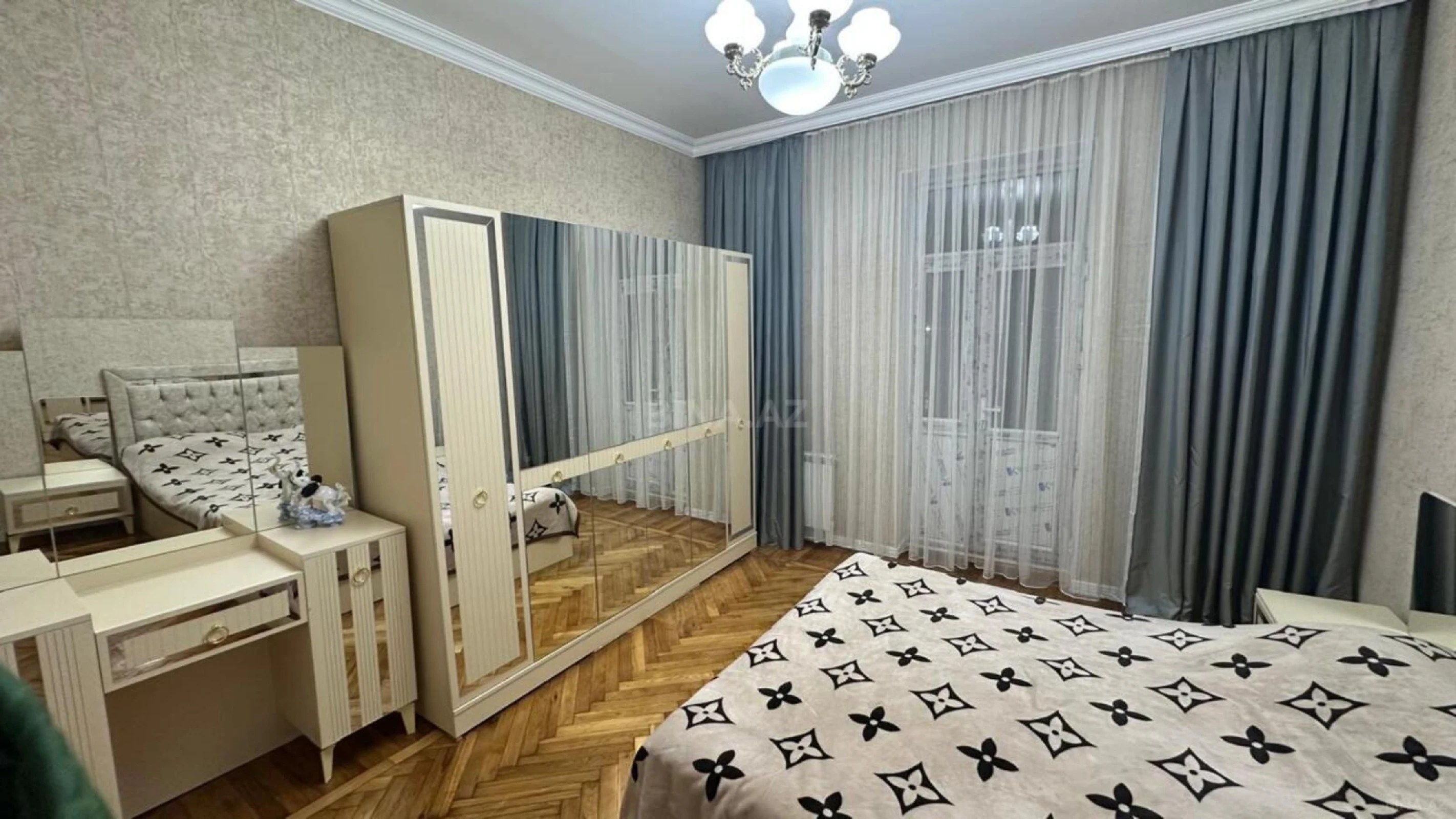 Kirayə verilir 2 otaqlı mənzil 65 m²