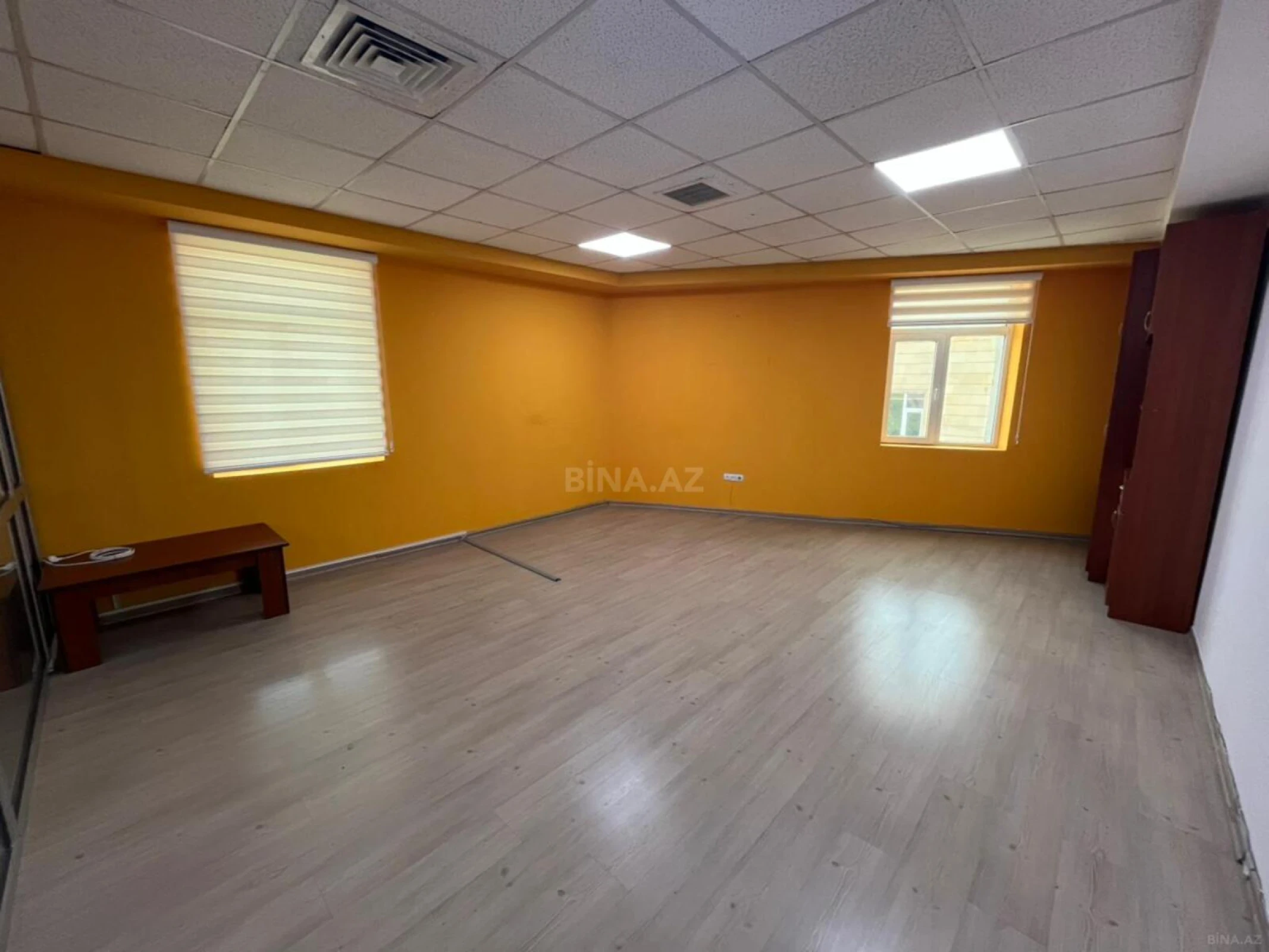 Kirayə verilir 2 otaqlı ofis 100 m²