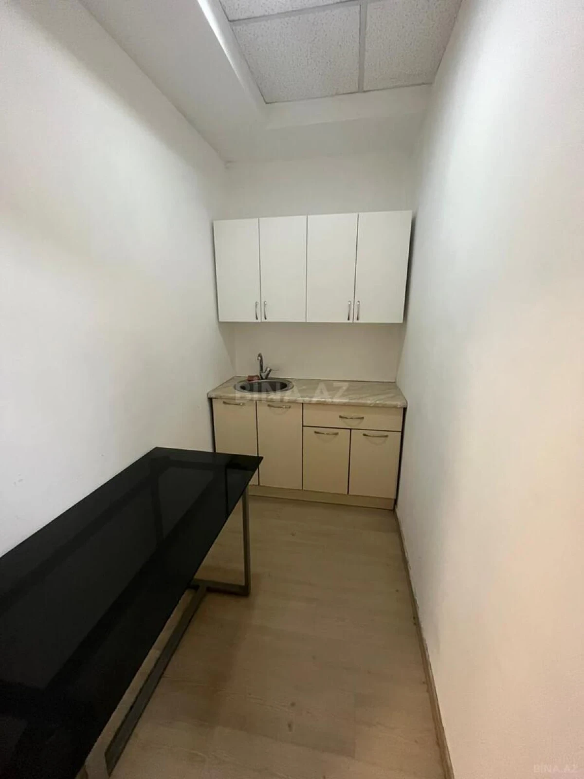 Kirayə verilir 2 otaqlı ofis 100 m²