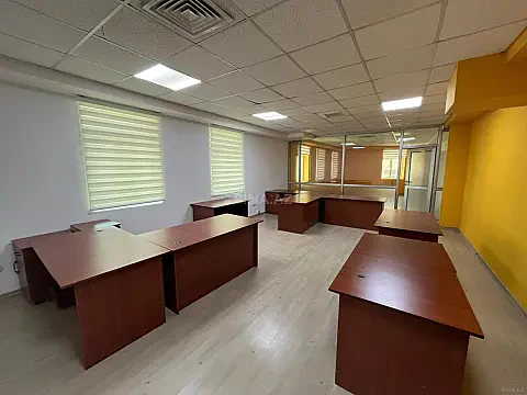 Kirayə verilir 2 otaqlı ofis 100 m² — Bakı, Nərimanov 2 otaq 100.00 m²