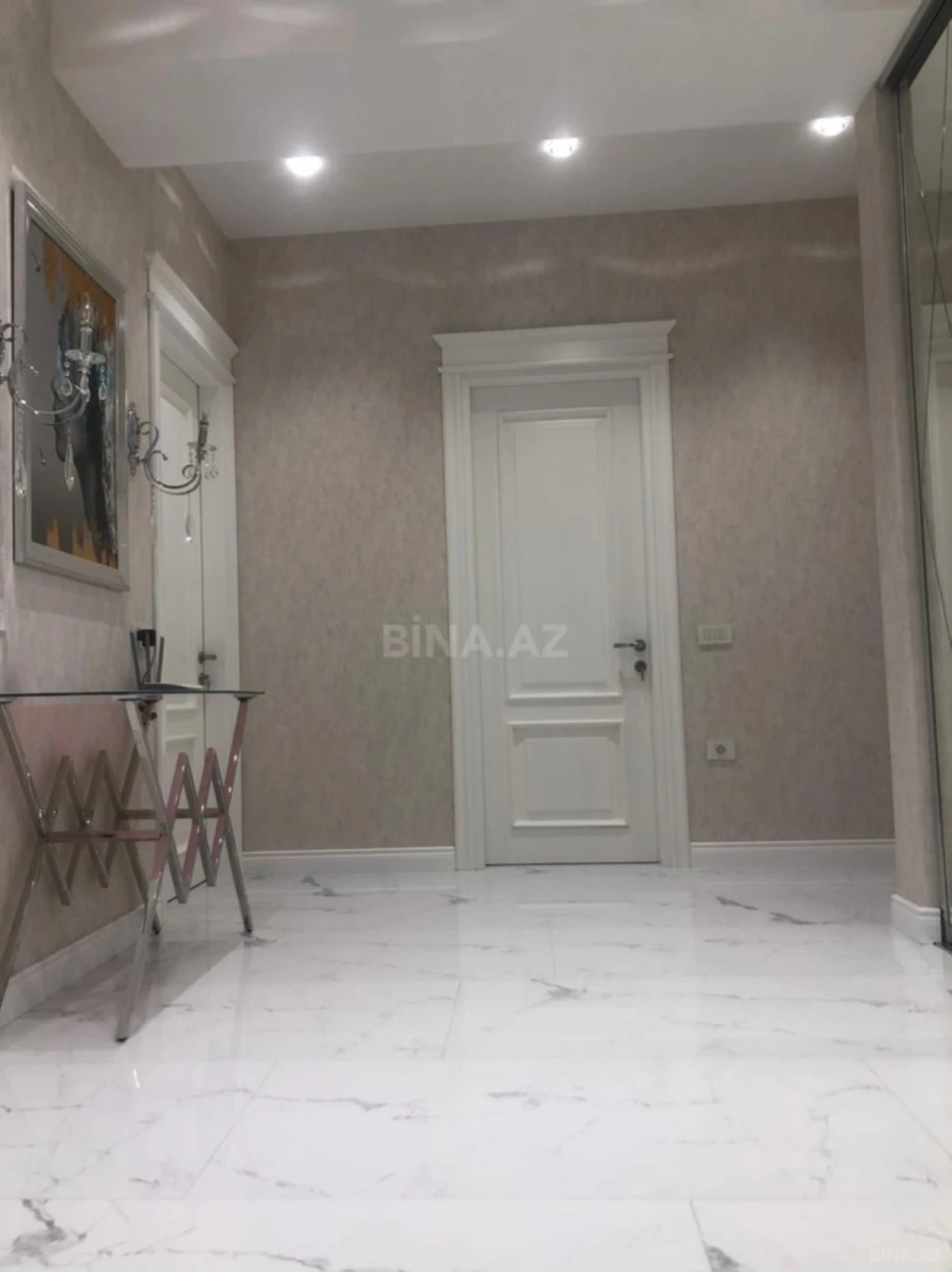 Kirayə verilir 2 otaqlı mənzil 85 m²