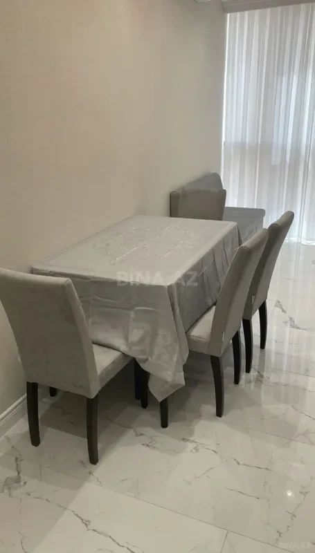Kirayə verilir 2 otaqlı mənzil 85 m²