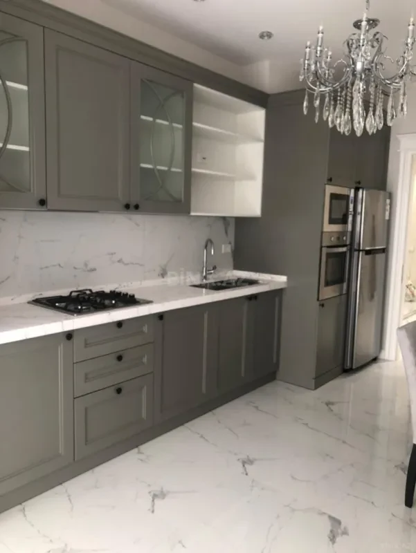 Kirayə verilir 2 otaqlı mənzil 85 m²