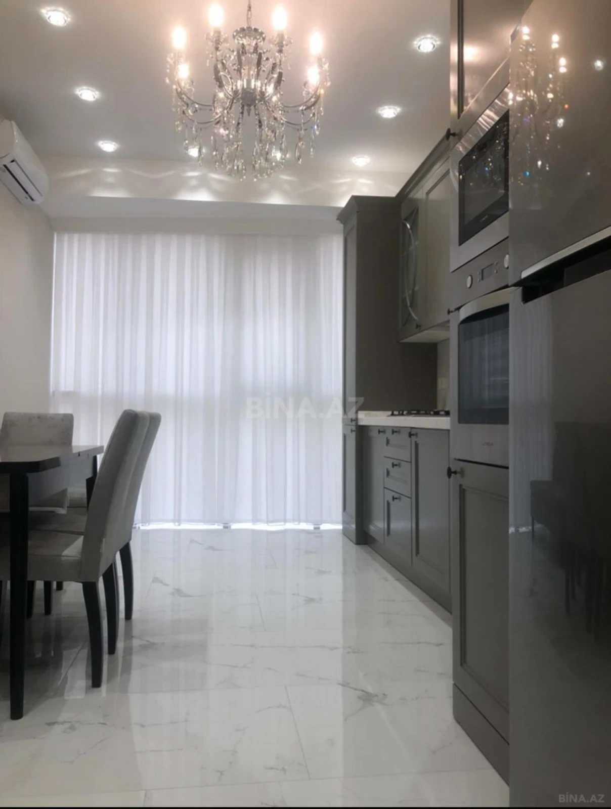 Kirayə verilir 2 otaqlı mənzil 85 m²