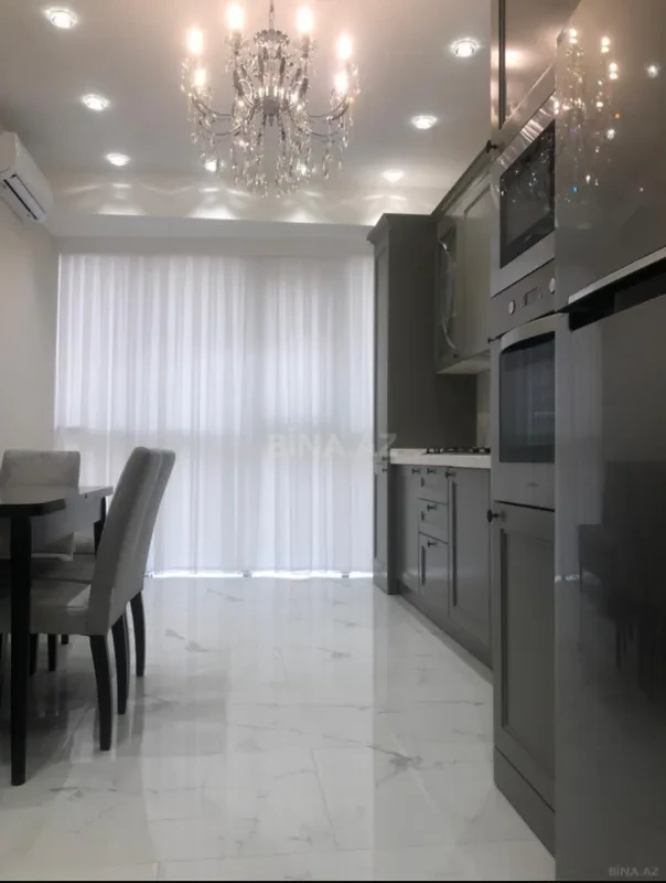 Kirayə verilir 2 otaqlı mənzil 85 m²