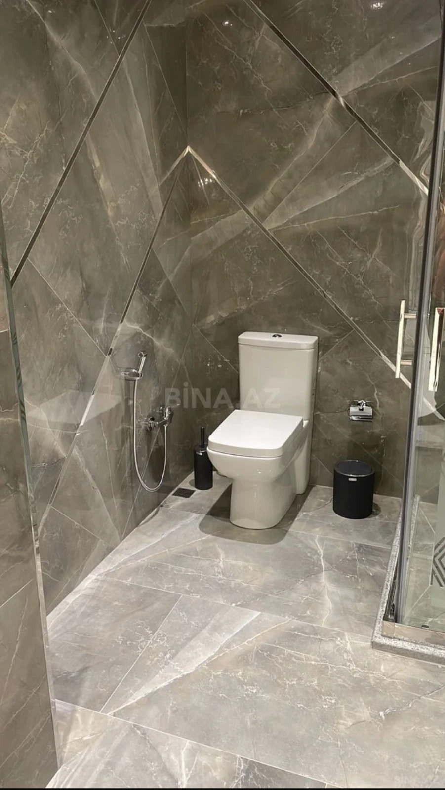 Kirayə verilir 2 otaqlı mənzil 85 m²