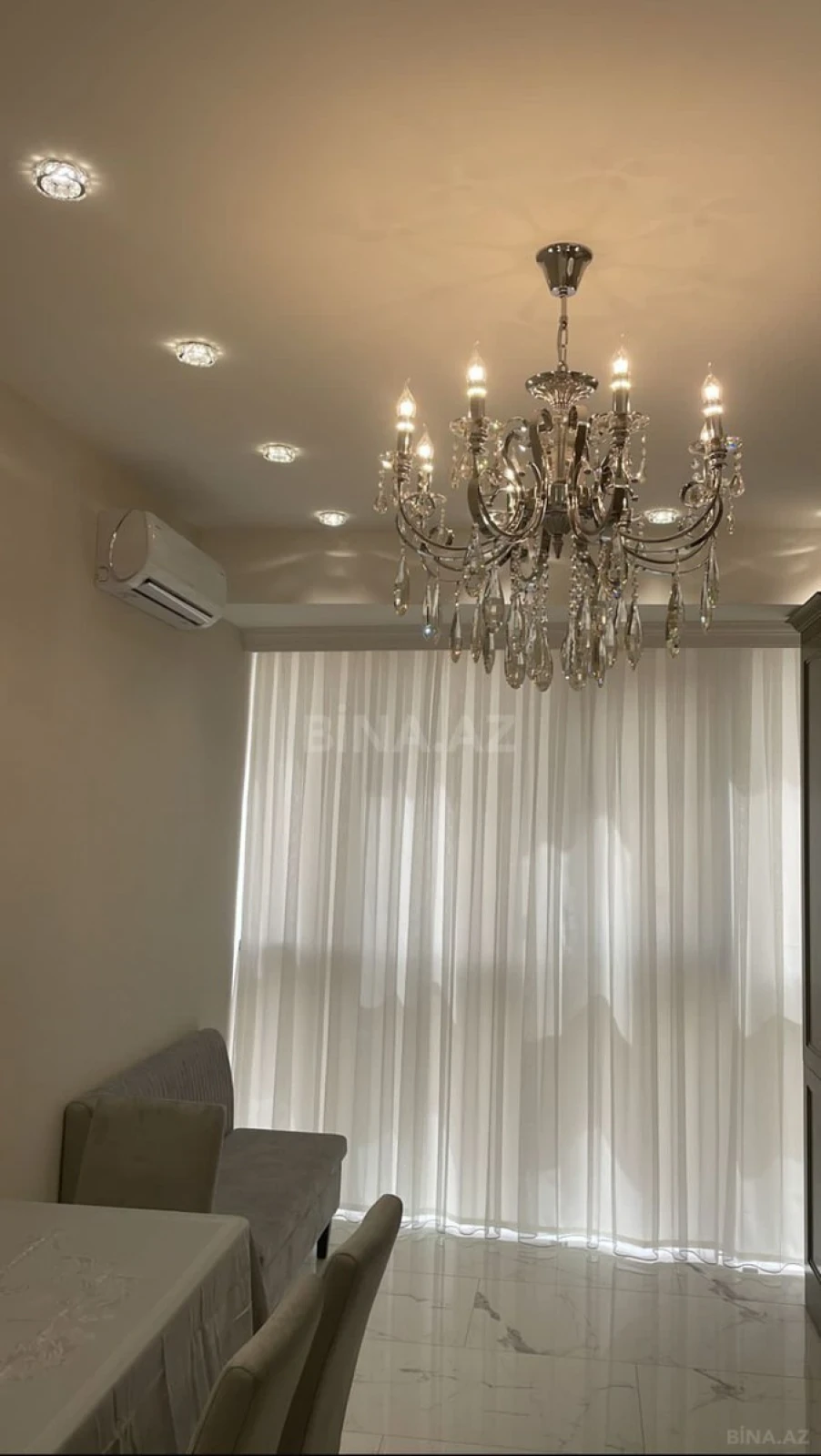 Kirayə verilir 2 otaqlı mənzil 85 m²
