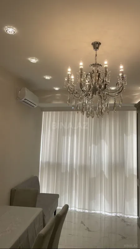 Kirayə verilir 2 otaqlı mənzil 85 m²