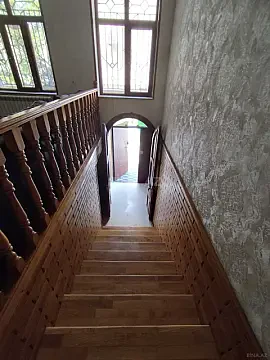 Kirayə verilir 5 otaqlı həyət evi 300 m²