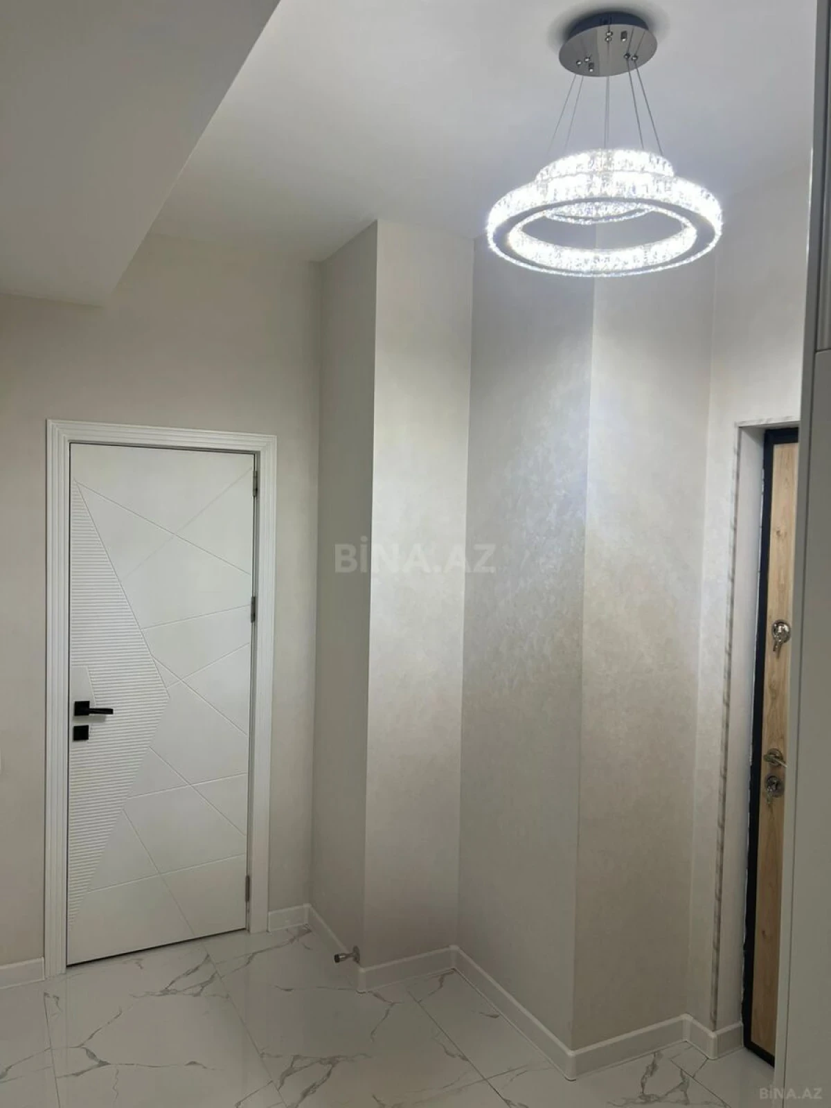 Satılır 2 otaqlı mənzil 70 m²