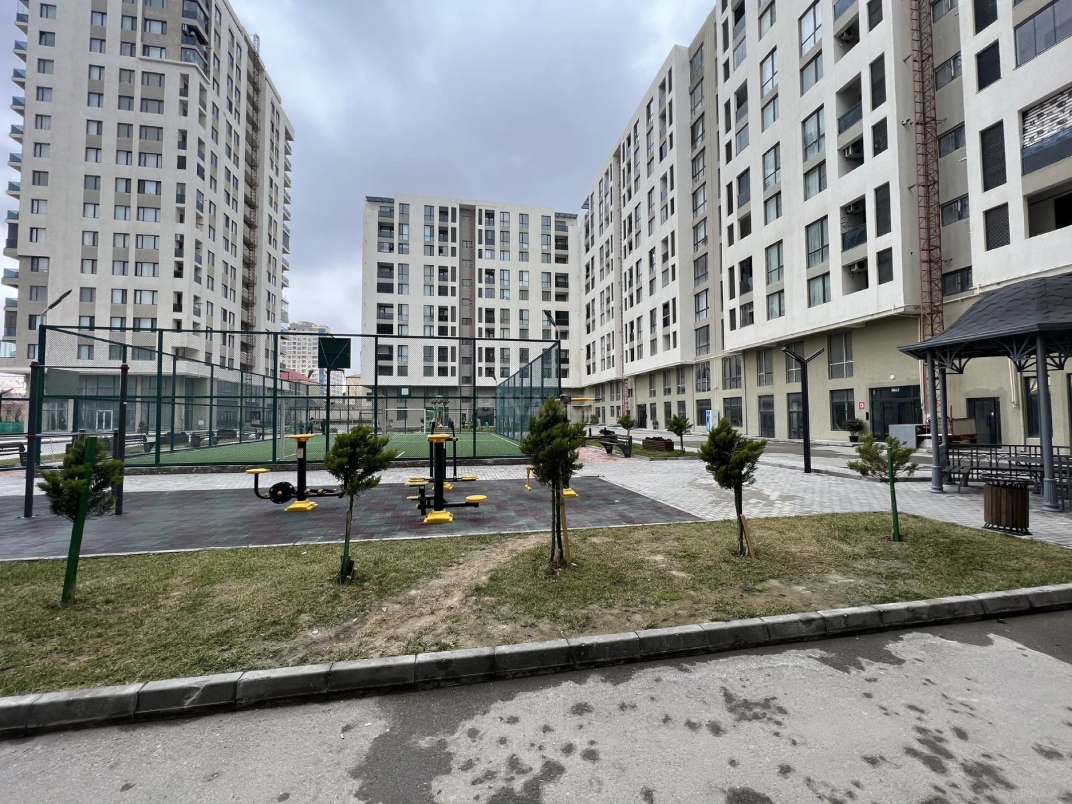 Satılır 2 otaqlı mənzil 70 m²