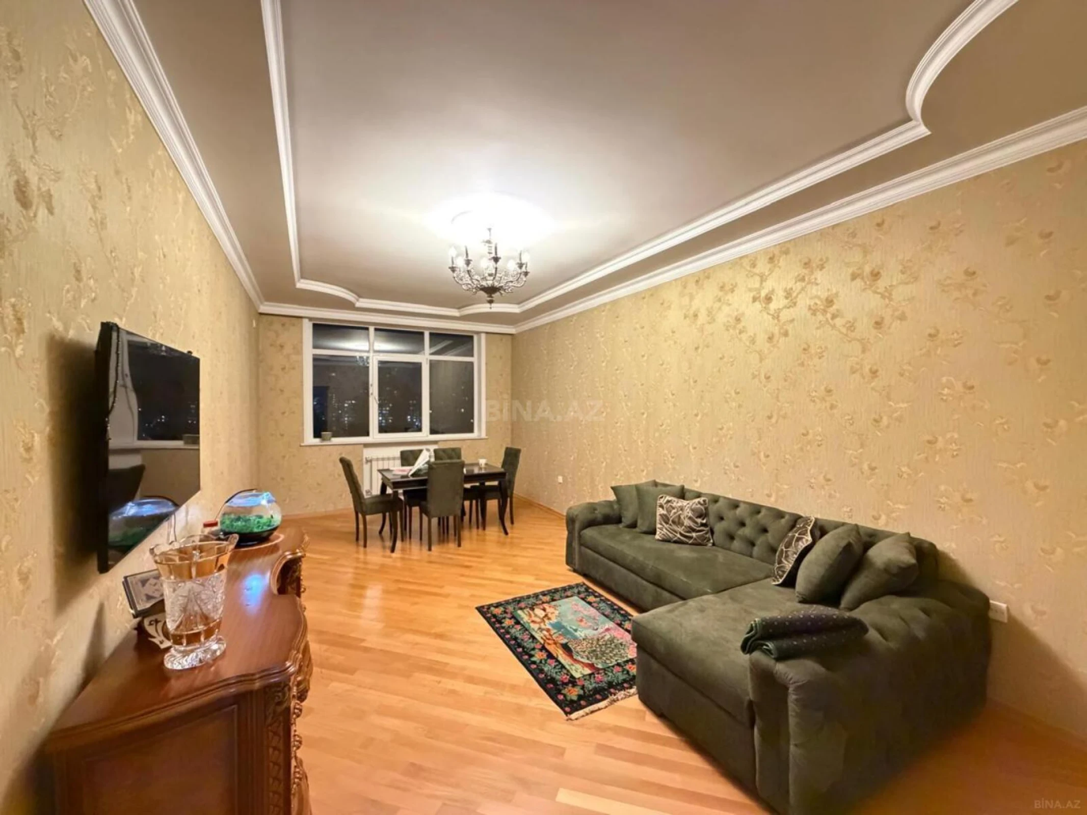Satılır 3 otaqlı mənzil 135 m²