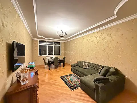 Satılır 3 otaqlı mənzil 135 m²